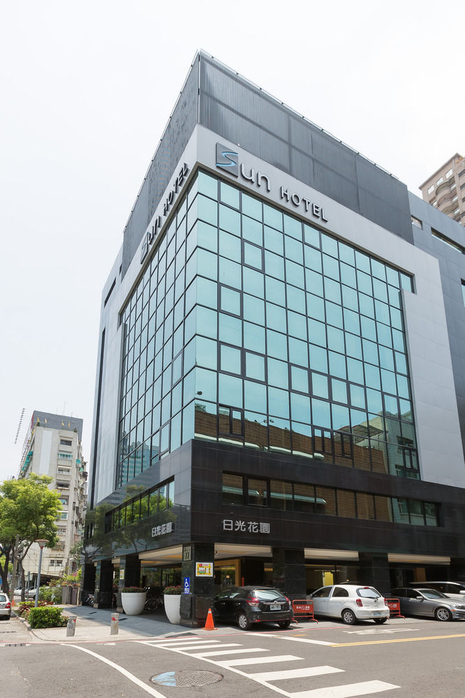Sun Hotel Kaohsiung Exterior photo